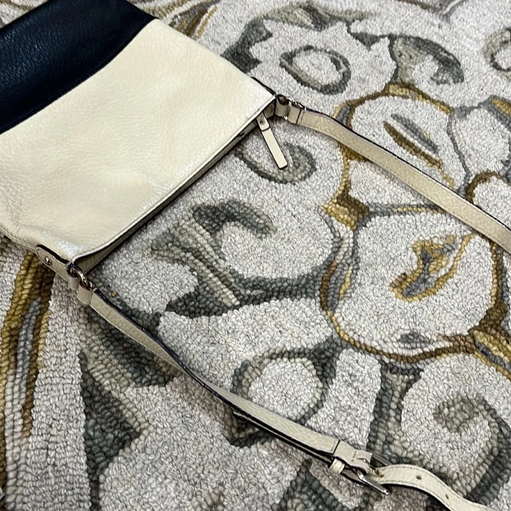 ♠️ kate spade crème black medium crossbody bag ♠️